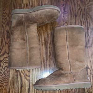 Classic uggs, chestnut, size 8